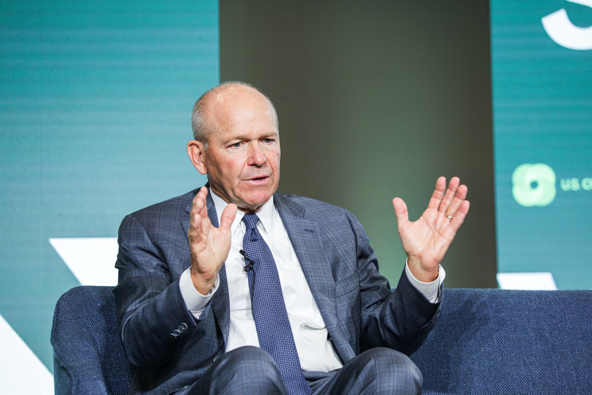 Ceo david calhoun