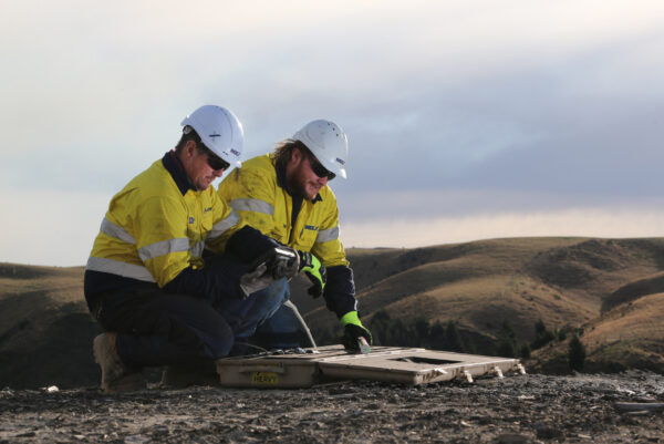 Mineral analysis during exploration mining industry
