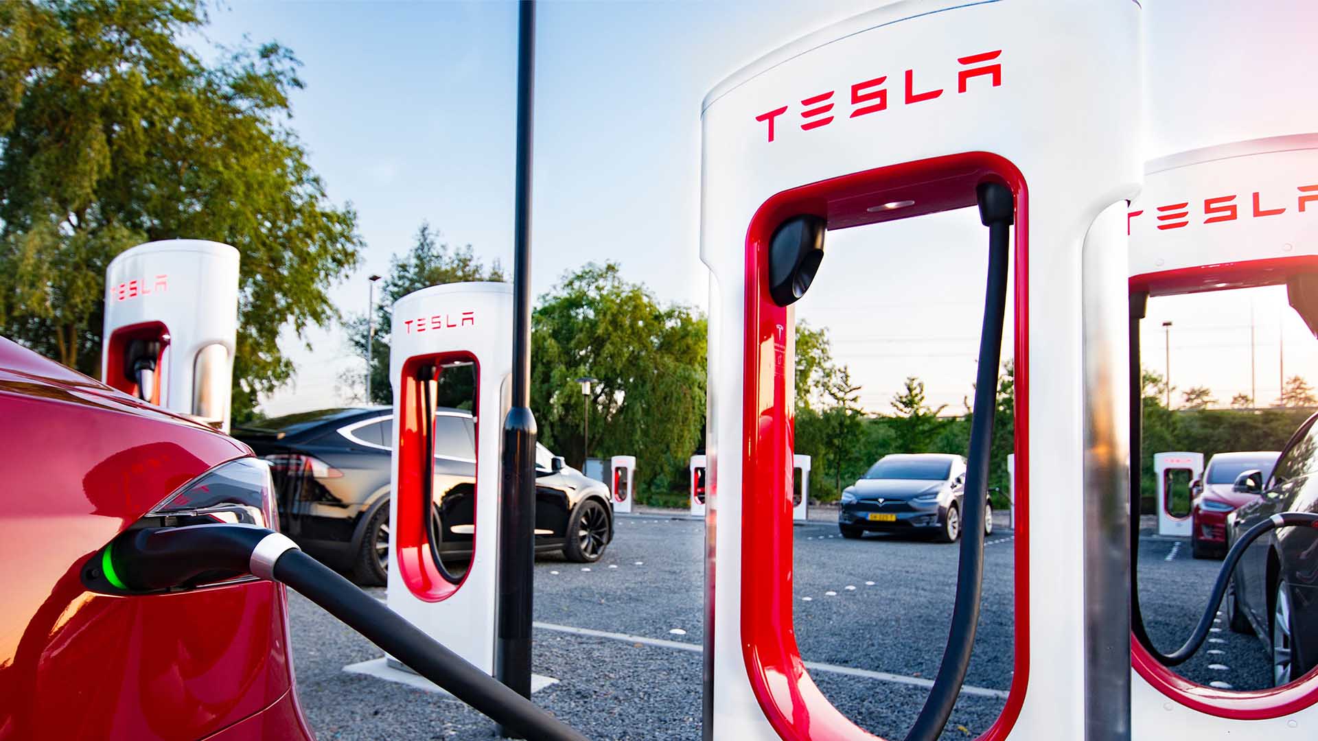 Teslas supercharging network