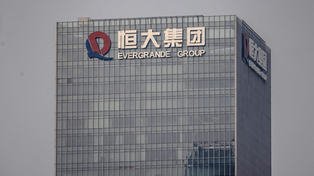 Evergrande shares plunge