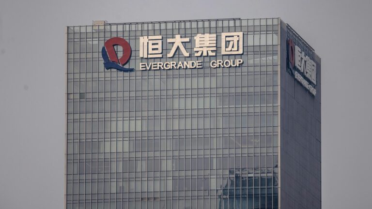Evergrande shares plunge