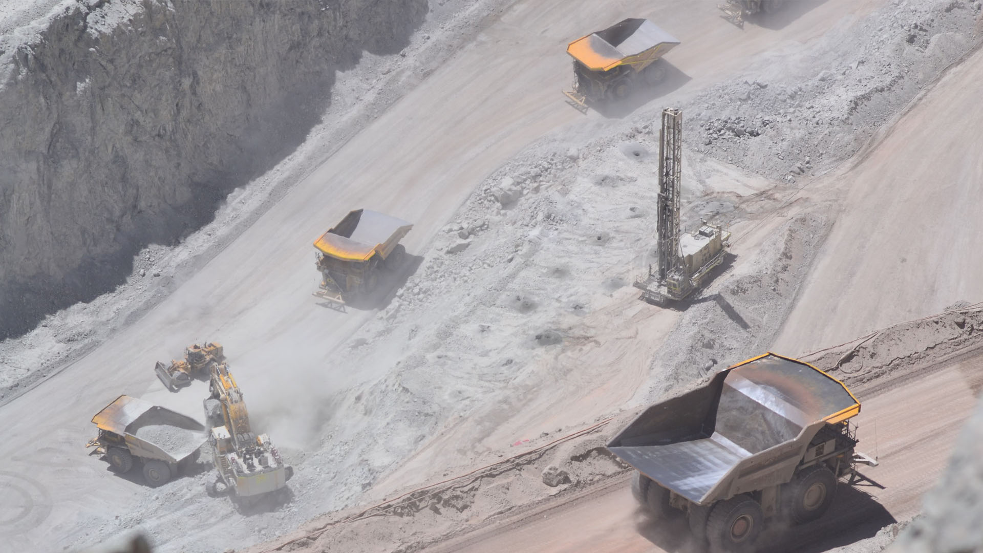 Surface mining methods