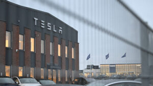 Teslas standoff with swedish workers