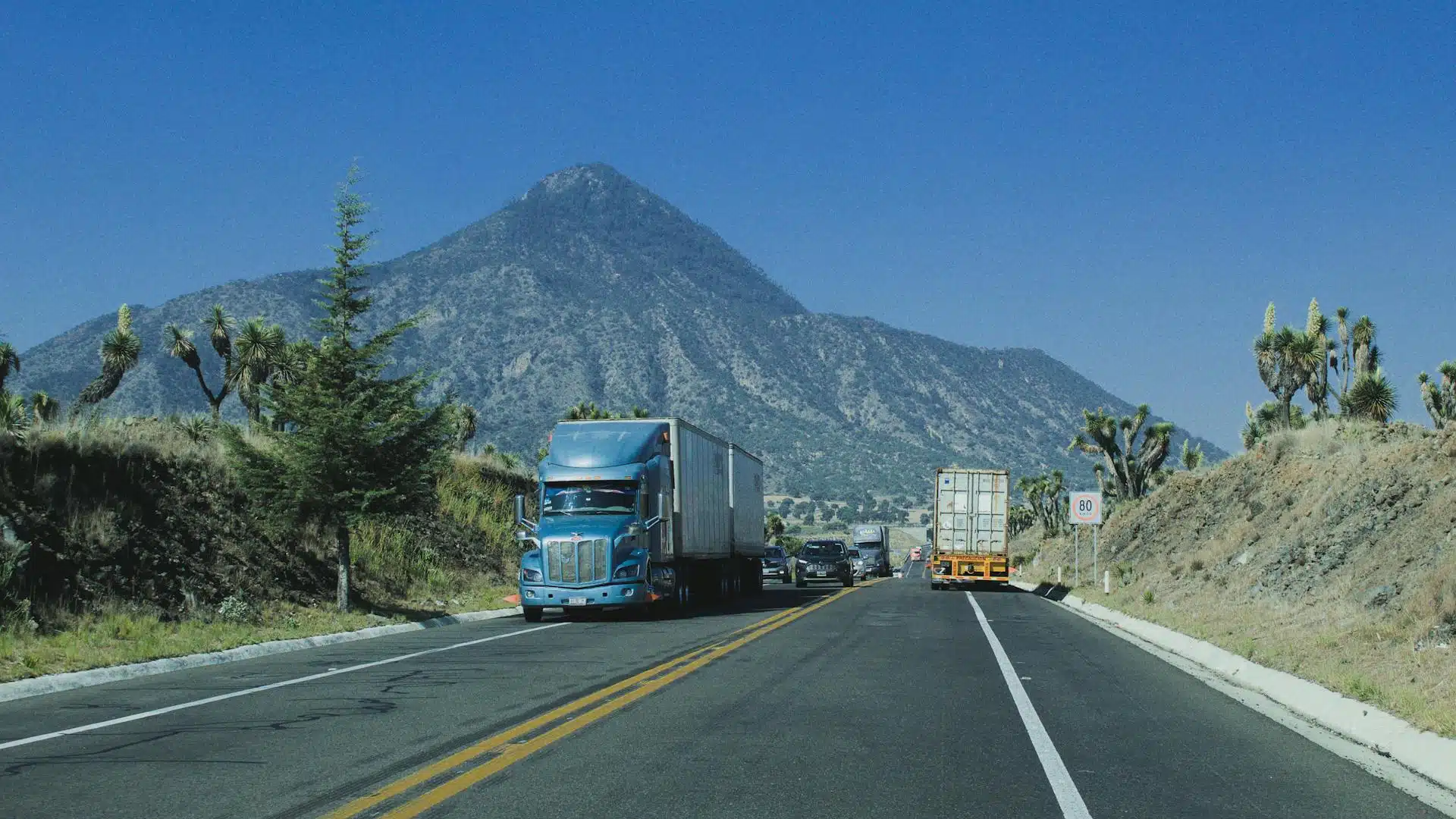 Dry van truck for your shipping